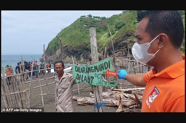 11 people taking part in midnight beach ritual drowned by massive tidal waves