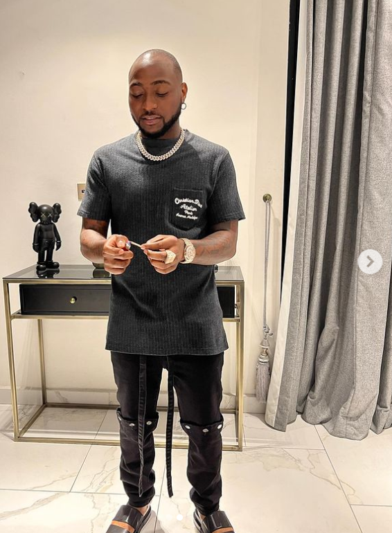 Davido shows off slimmer figure