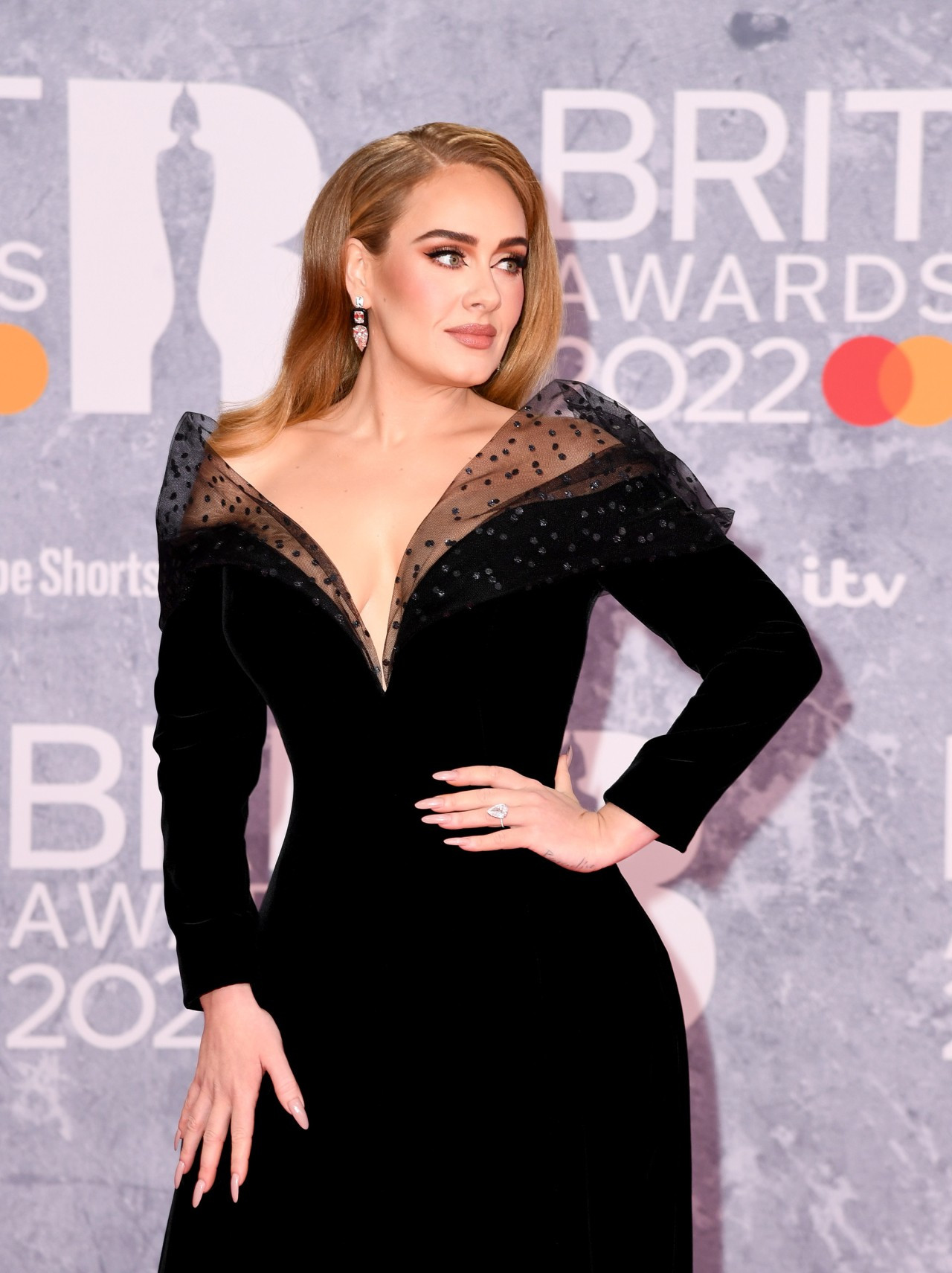 Adele sparks engagement rumors with diamond ring at Brit Awards 2022