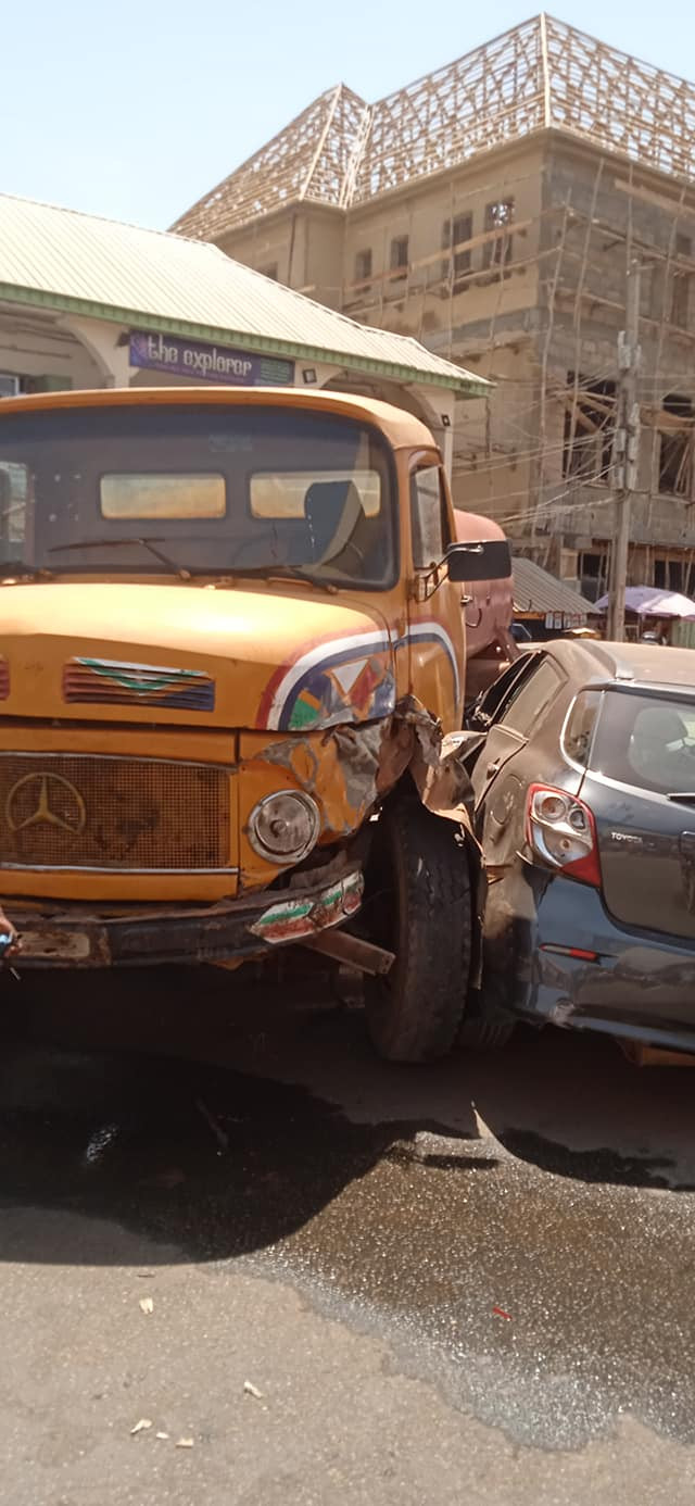 Pregnant woman escapes death as she rams her car into water tanker in Jos 