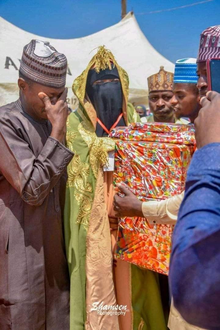 Parents shed tears of joy during graduation ceremony of their children in Bauchi (photos)