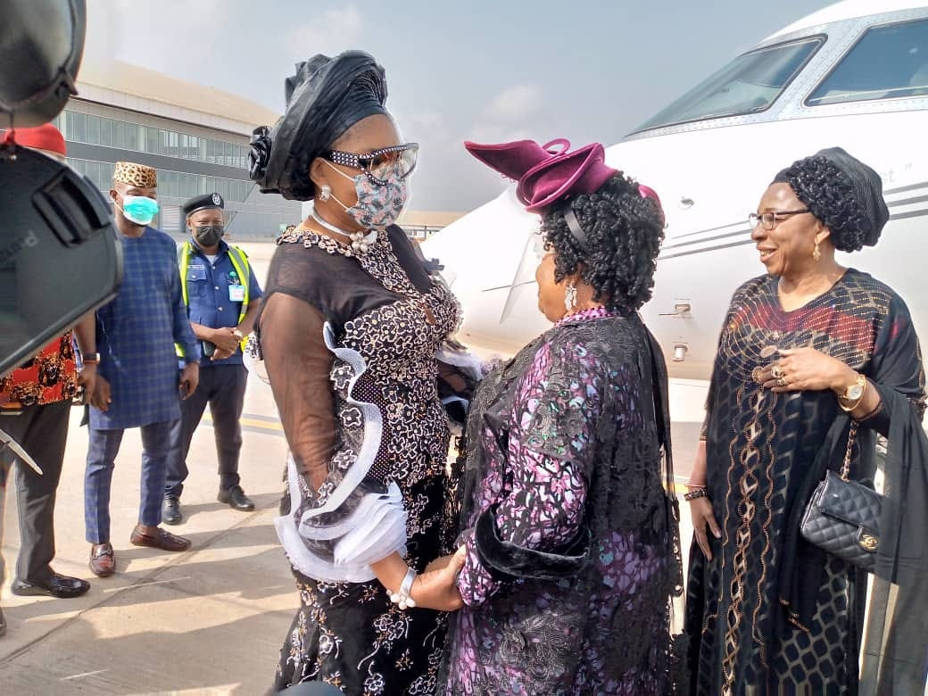 Former First Lady, Patience Jonathan?makes a stylish appearance at Anambra airport 