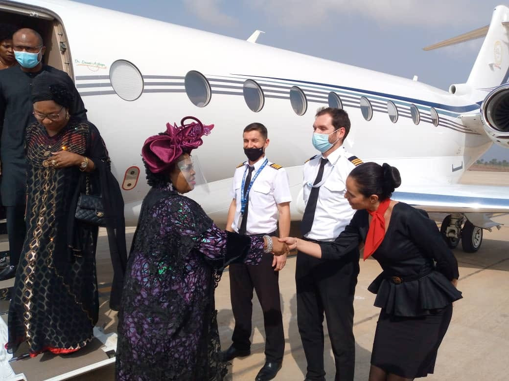 Former First Lady, Patience Jonathan?makes a stylish appearance at Anambra airport 