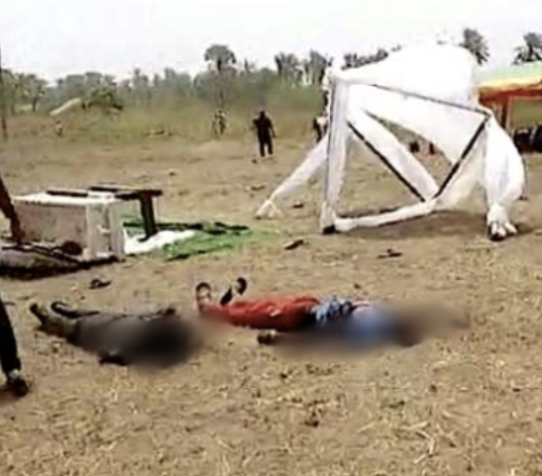 Cultists invade burial ceremony in Anambra, kill about 20 mourners and desecrate the corpse (graphic photos/video)