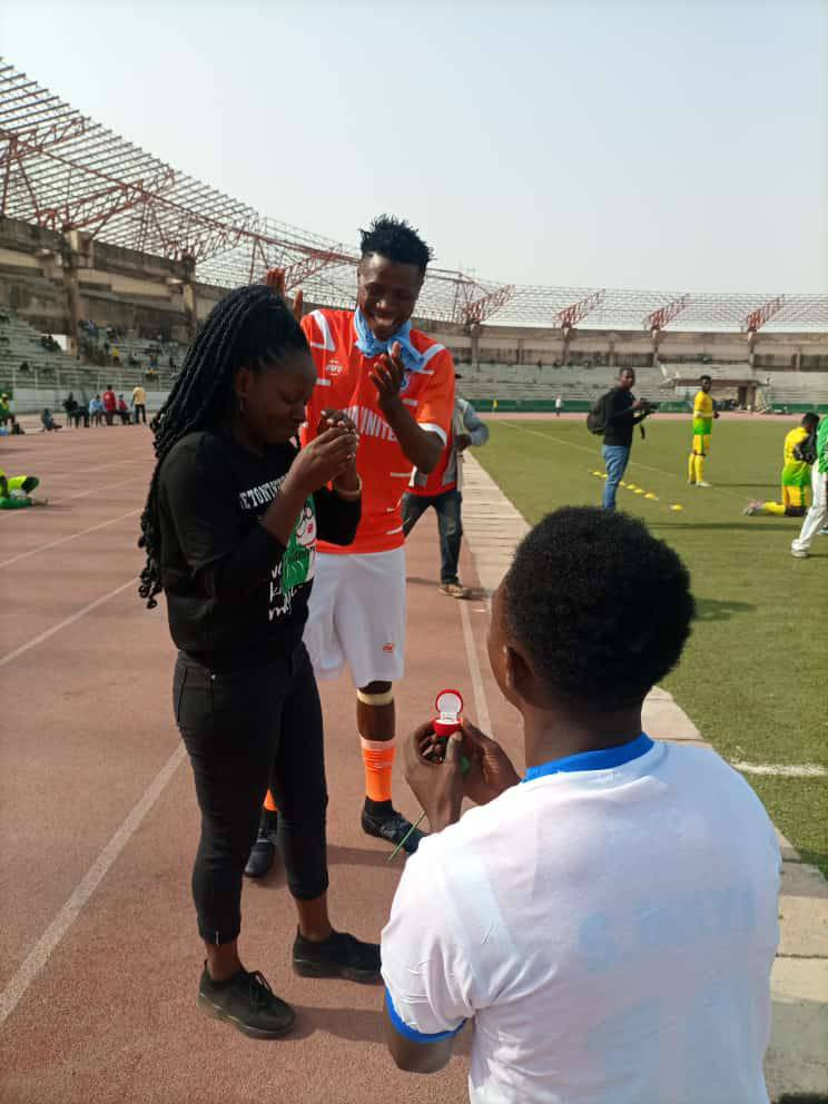 NPFL: Akwa United player proposes to his girlfriend on pitch 