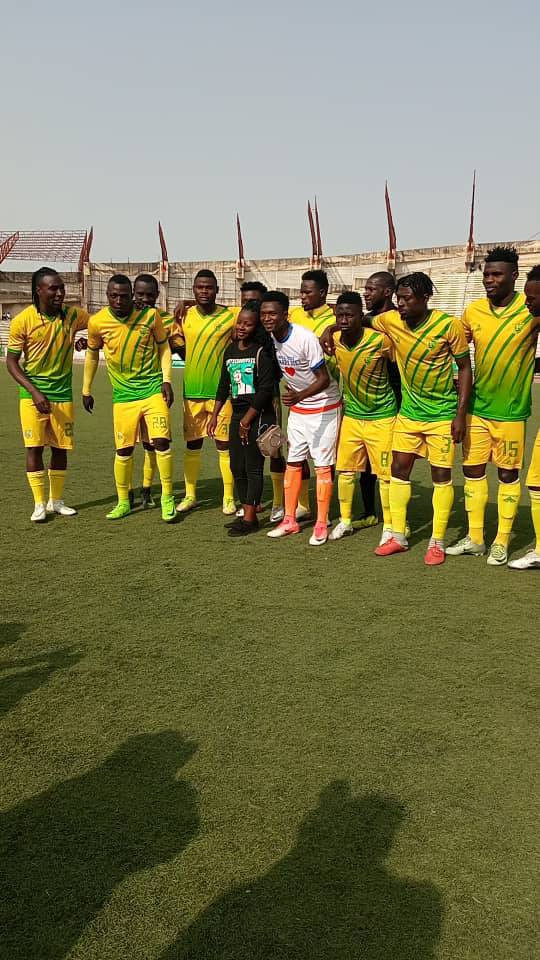 NPFL: Akwa United player proposes to his girlfriend on pitch 