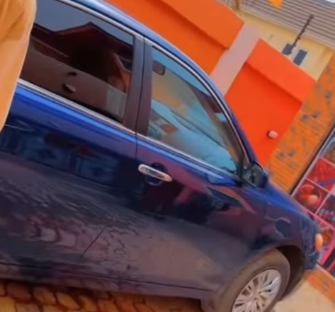 Singer, Portable, gifts his dad a car (video)