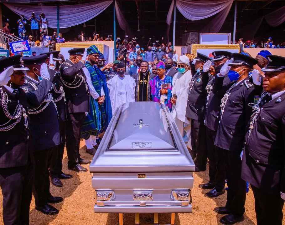 VP Yemi Osinbajo, state governors, others attend funeral of former Oyo state governor, Christopher Alao-Akala (photos)