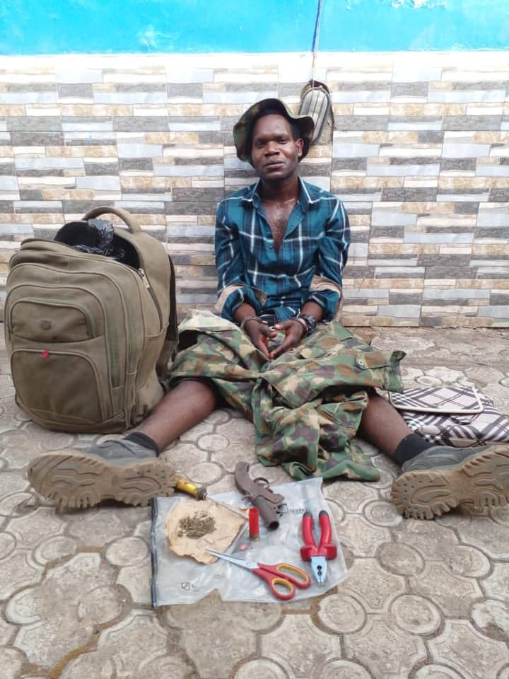 Police gun down armed robber, arrest notorious car snatcher, one other suspect in Delta 