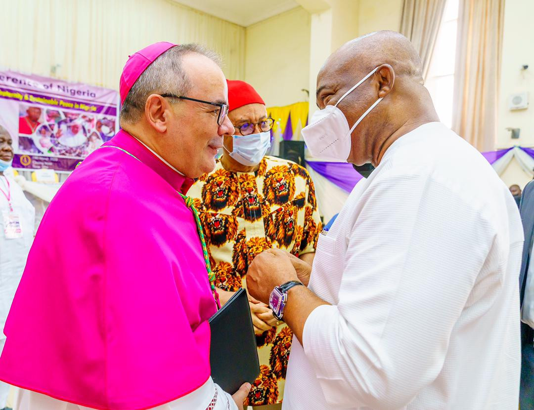 Gov Uzodinma attends 1st 2022 Catholic Bishops Conference of Nigeria Plenary Mass (photos)