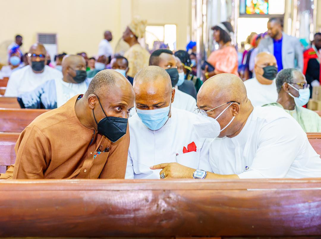 Gov Uzodinma attends 1st 2022 Catholic Bishops Conference of Nigeria Plenary Mass (photos)