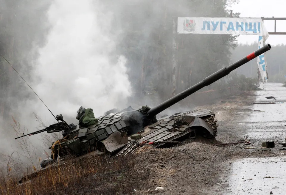 Russian fighter blown out of sky as Ukrainian forces claim they