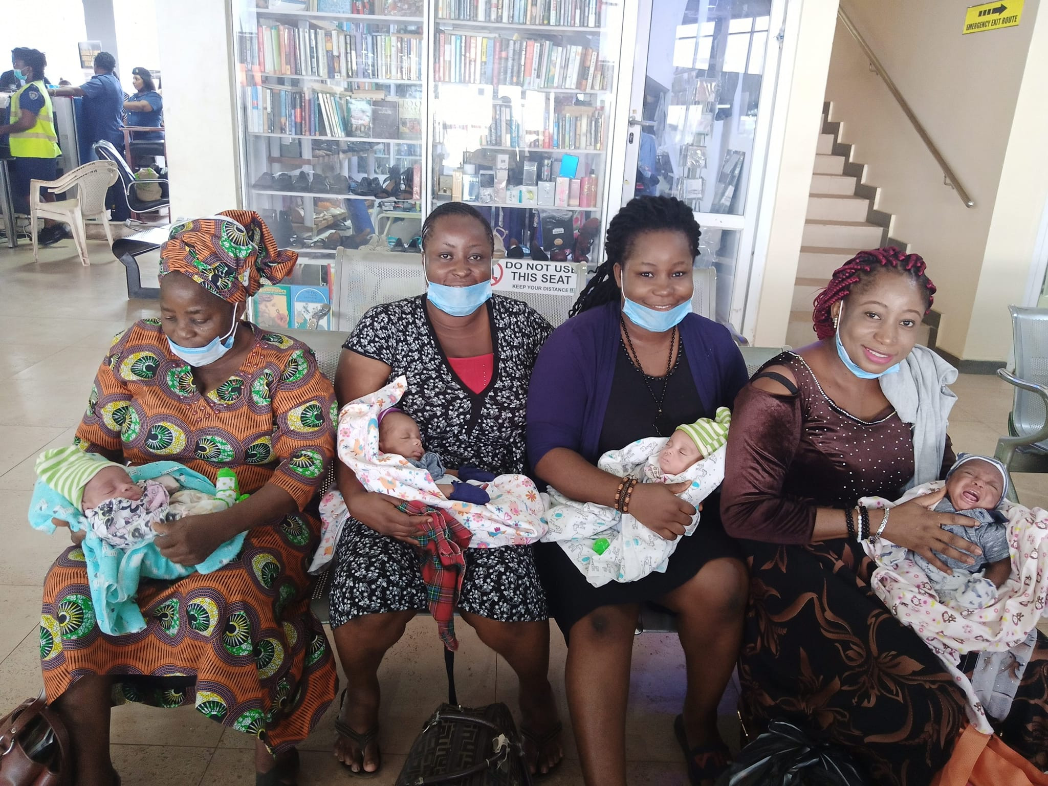  Nigerian woman gives birth to quadruplets after 12 years of waiting 