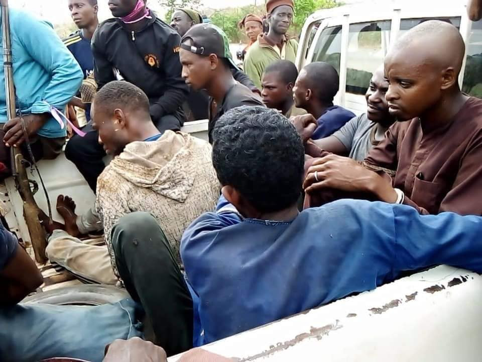 Local hunters, vigilantes arrest 10 suspected kidnappers in Kwara 