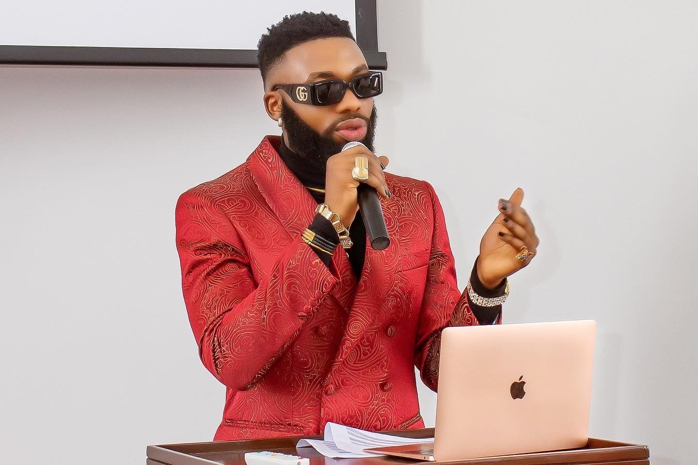 Fashion Icon Jeremiah Ogbodo (Swanky Jerry) gives his voice at Airtel International Women