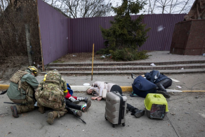 Ukrainian dad finds out on Twitter that his wife and kids have been killed as they tried to escape shelling by Russian invaders