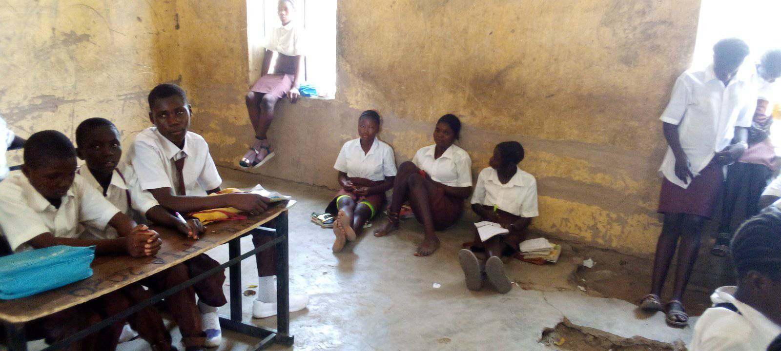 Photos of a dilapidated school in Adamawa community where most students sit on bare floor and windows during lectures 