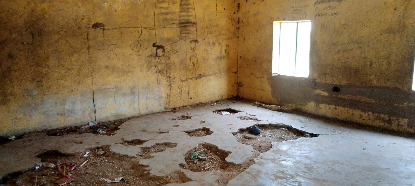 Photos of a dilapidated school in Adamawa community where most students sit on bare floor and windows during lectures 