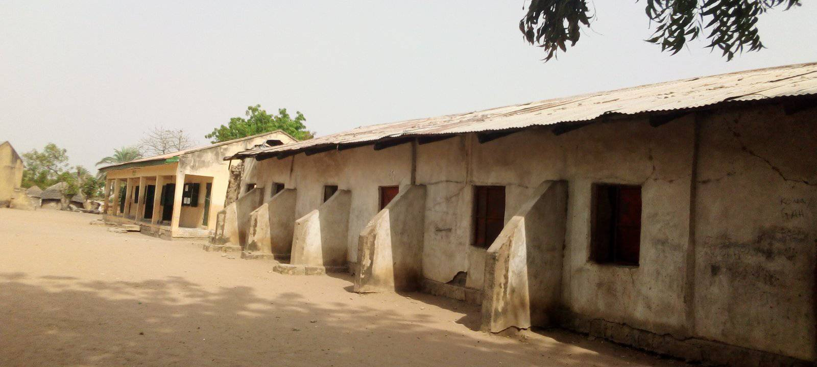 Photos of a dilapidated school in Adamawa community where most students sit on bare floor and windows during lectures 