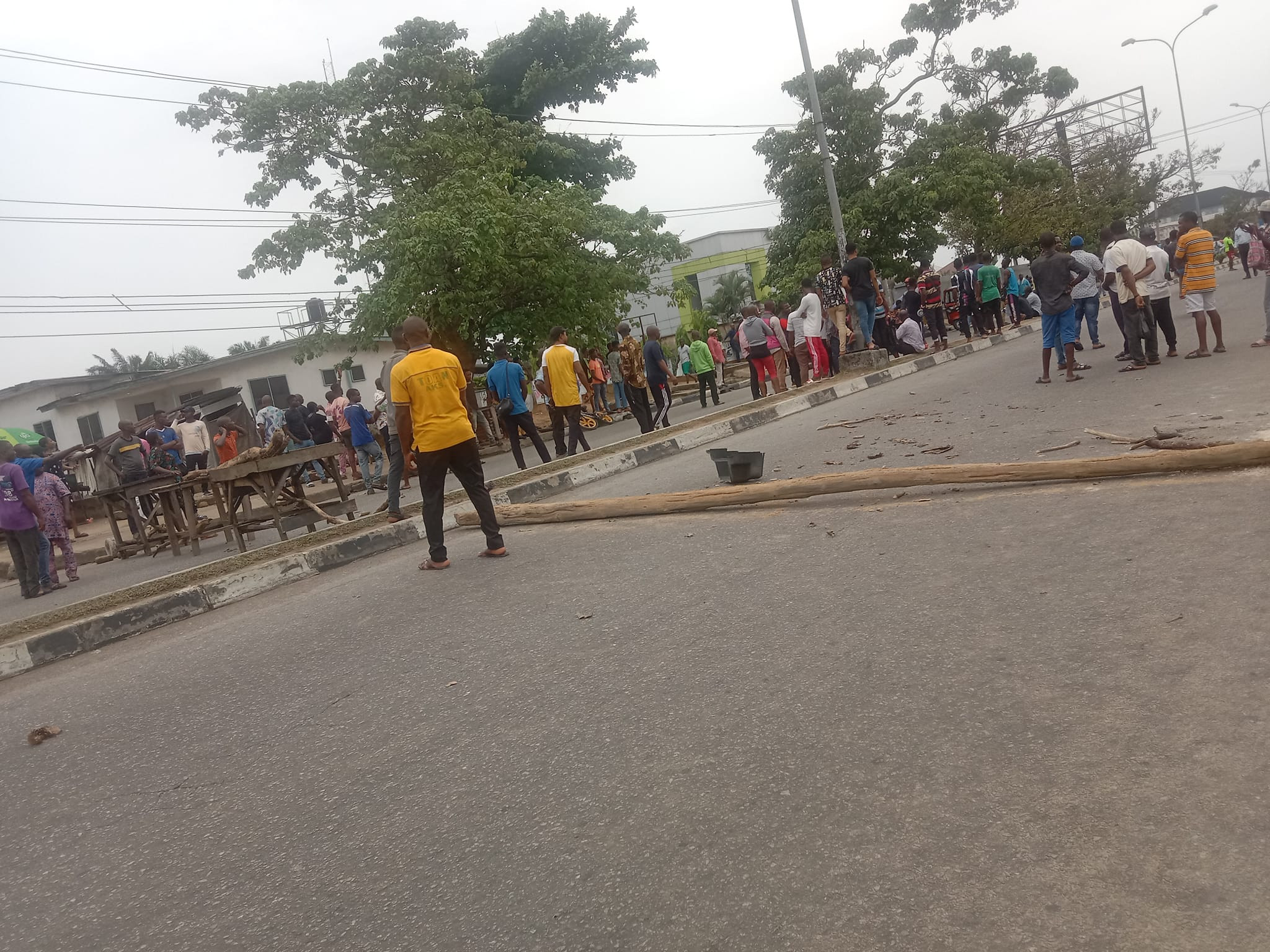 Youths protest as flood sweeps away woman in Akwa Ibom (video)