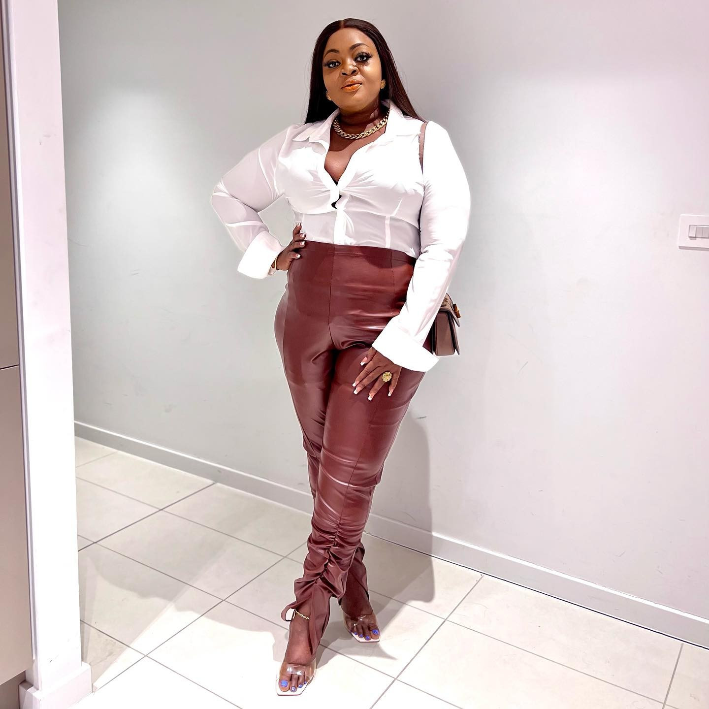 Actress Eniola Badmus shows off her trimmed body in stunning new photos