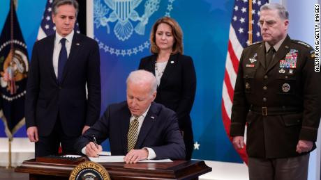 Joe Biden announces additional $800 million in new security aid for Ukraine after Volodimir Zelensky